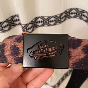 Unique Vans off the wall cheetah belt!